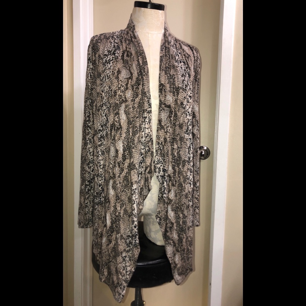 Snake print open drape style sweater.
